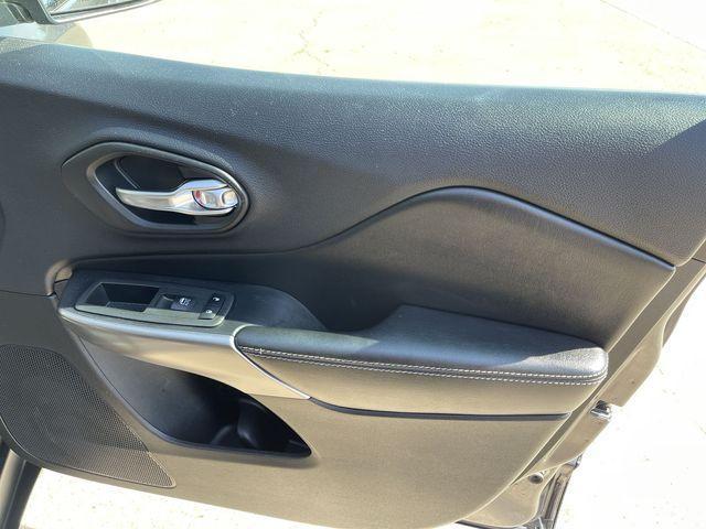 used 2020 Jeep Cherokee car, priced at $12,695