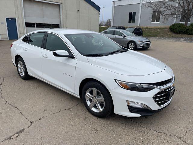 new 2024 Chevrolet Malibu car, priced at $24,695