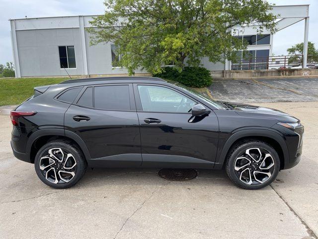 new 2025 Chevrolet Trax car, priced at $24,990