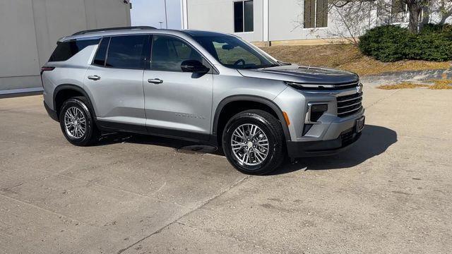 used 2025 Chevrolet Traverse car, priced at $35,095