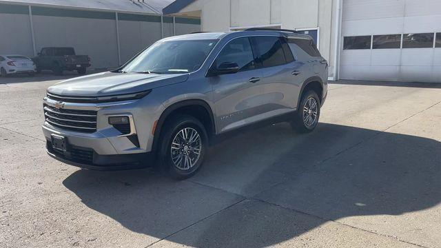 used 2025 Chevrolet Traverse car, priced at $35,095