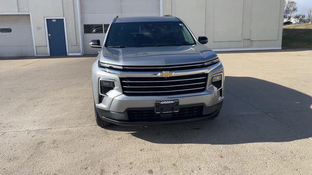 used 2025 Chevrolet Traverse car, priced at $35,095