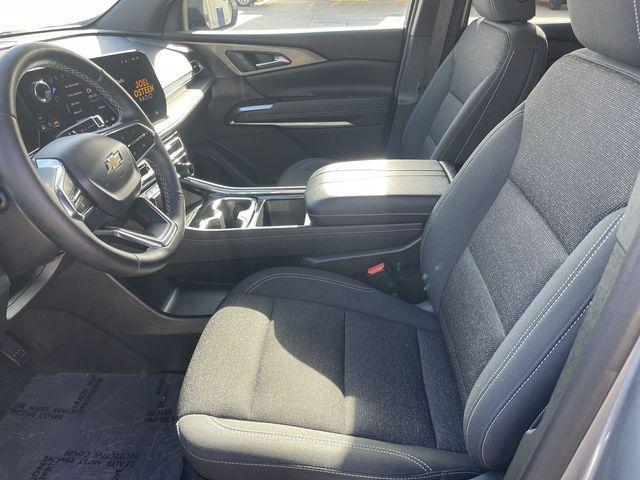 used 2025 Chevrolet Traverse car, priced at $35,095