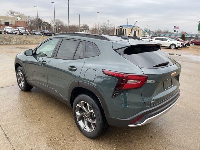 new 2025 Chevrolet Trax car