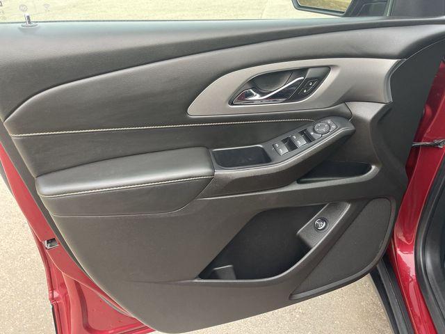 used 2021 Chevrolet Traverse car, priced at $24,914