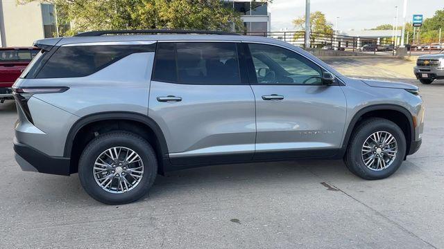 new 2026 Chevrolet Traverse car, priced at $42,990