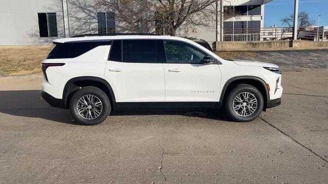 new 2026 Chevrolet Traverse car, priced at $43,639