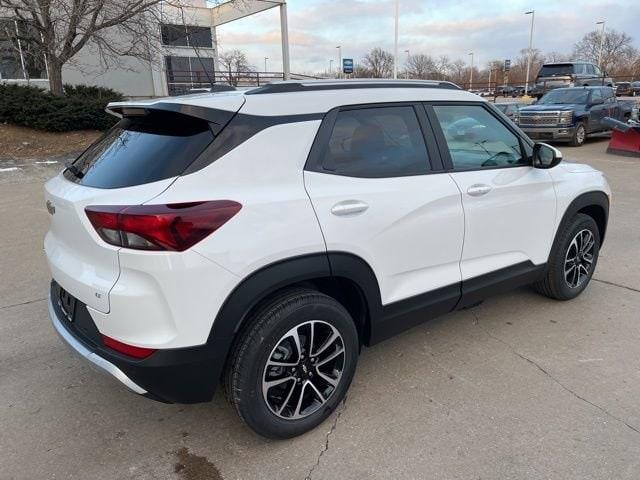 new 2025 Chevrolet TrailBlazer car, priced at $27,490