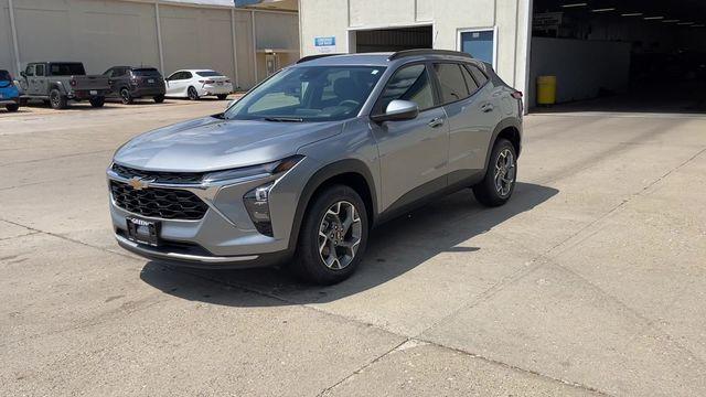 new 2025 Chevrolet Trax car, priced at $25,485