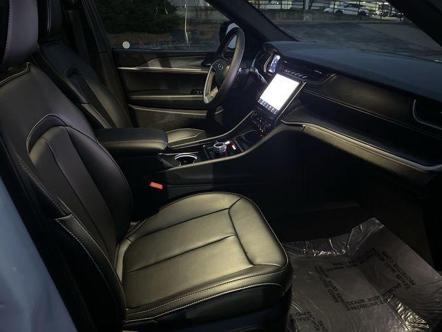 used 2025 Jeep Grand Cherokee car, priced at $40,905