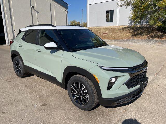 new 2025 Chevrolet TrailBlazer car, priced at $30,546