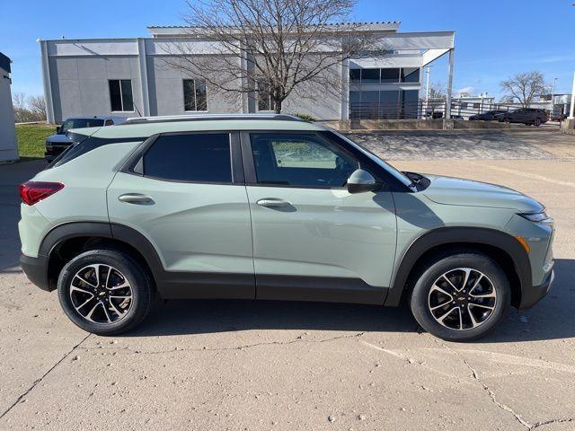 new 2025 Chevrolet TrailBlazer car, priced at $27,470