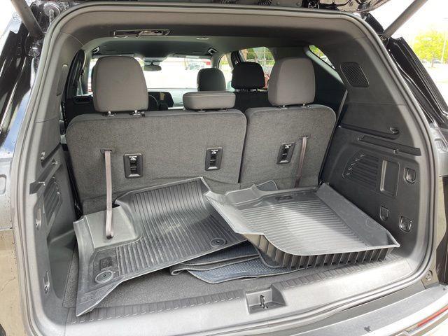 new 2025 Chevrolet Traverse car, priced at $42,390