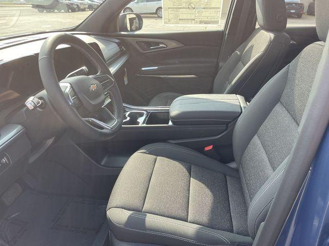 new 2026 Chevrolet Traverse car, priced at $43,195