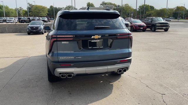 new 2026 Chevrolet Traverse car, priced at $43,195