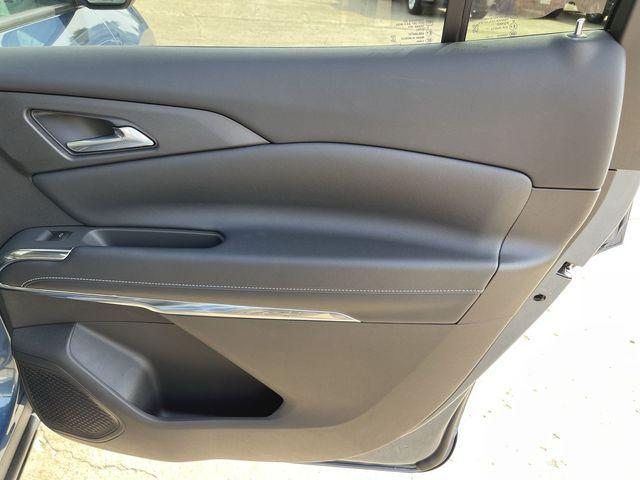 new 2026 Chevrolet Traverse car, priced at $43,195