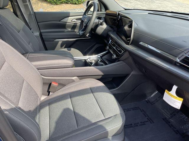 new 2026 Chevrolet Traverse car, priced at $43,195