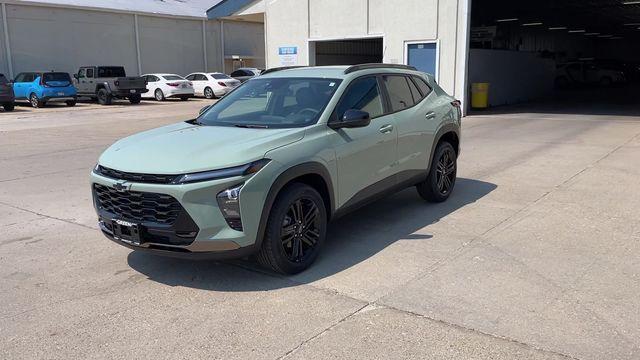 new 2025 Chevrolet Trax car, priced at $24,690
