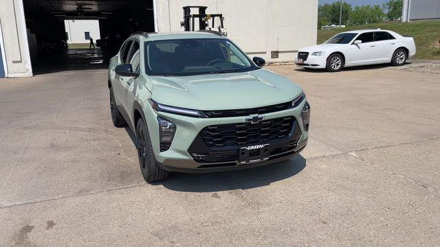 new 2025 Chevrolet Trax car, priced at $24,690