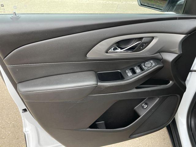 used 2022 Chevrolet Traverse car, priced at $27,995