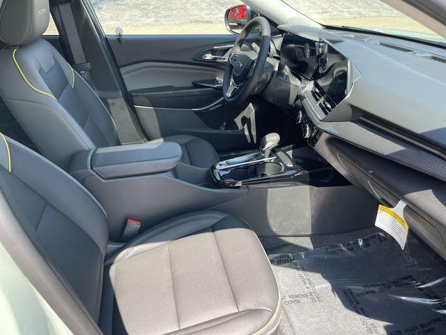 new 2025 Chevrolet Trax car, priced at $25,585