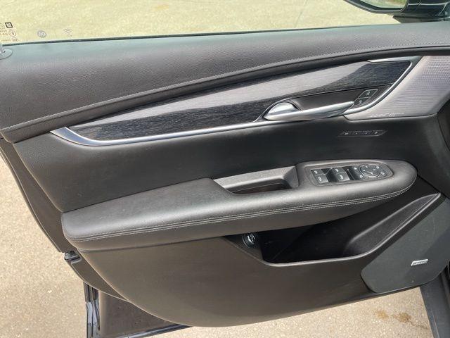 used 2021 Cadillac XT5 car, priced at $24,998