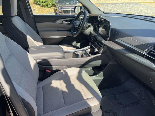 used 2025 Chevrolet Traverse car, priced at $35,495