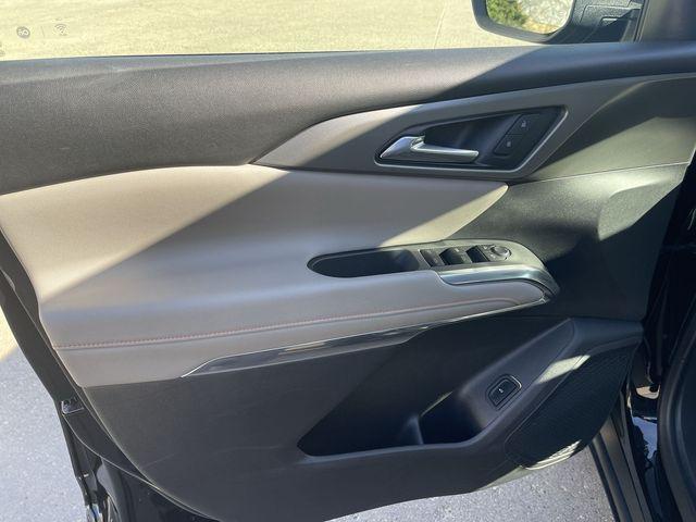 used 2025 Chevrolet Traverse car, priced at $35,495