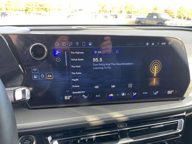 used 2024 Chevrolet Traverse car, priced at $37,195