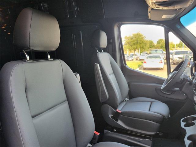 new 2025 Mercedes-Benz Sprinter 2500 car, priced at $59,123