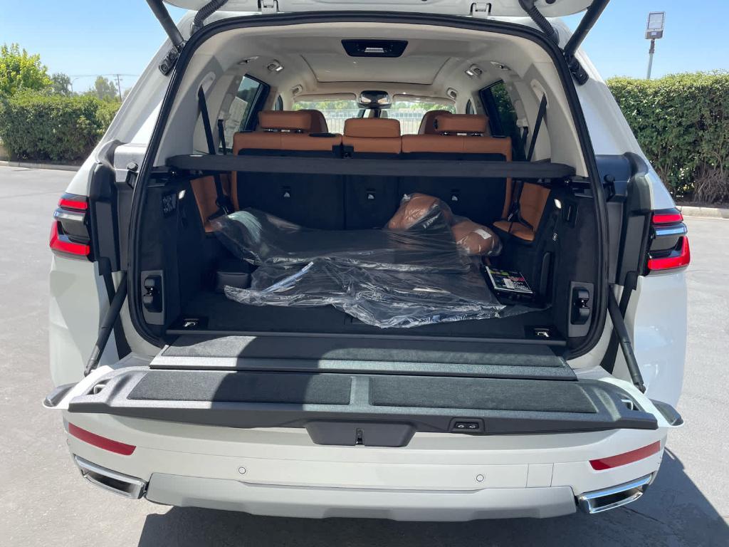 new 2026 BMW X7 car, priced at $94,265