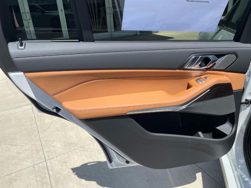 new 2026 BMW X7 car, priced at $94,265