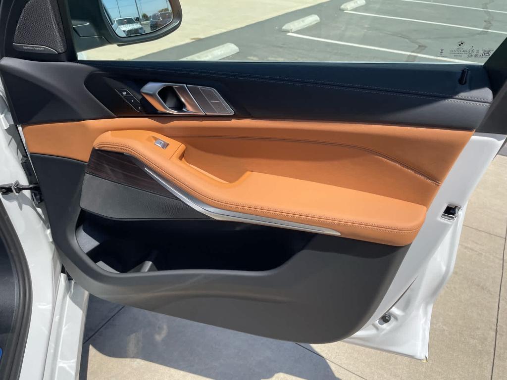 new 2026 BMW X7 car, priced at $94,265