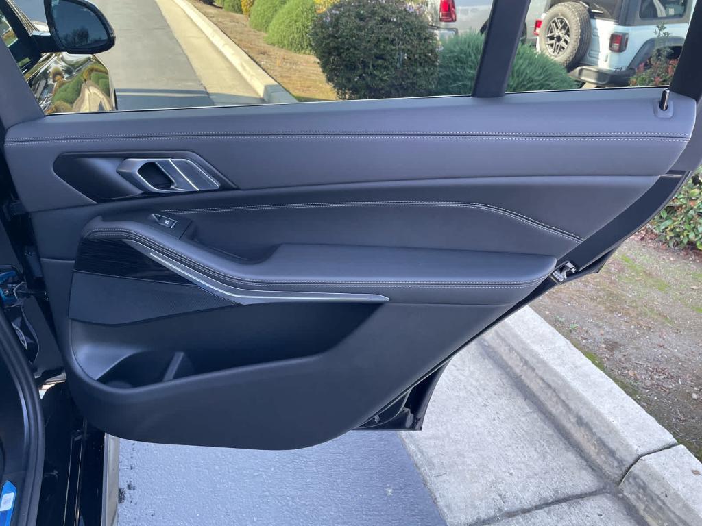 new 2026 BMW X7 car, priced at $97,905