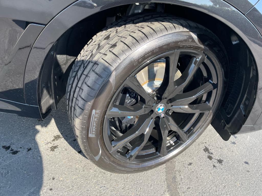 new 2026 BMW X7 car, priced at $97,905