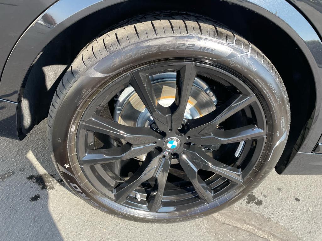 new 2026 BMW X7 car, priced at $97,905