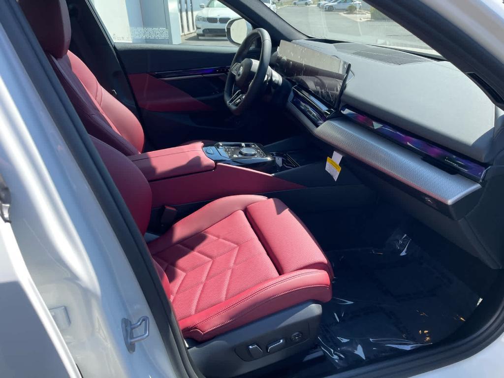 new 2025 BMW 540 car, priced at $78,375