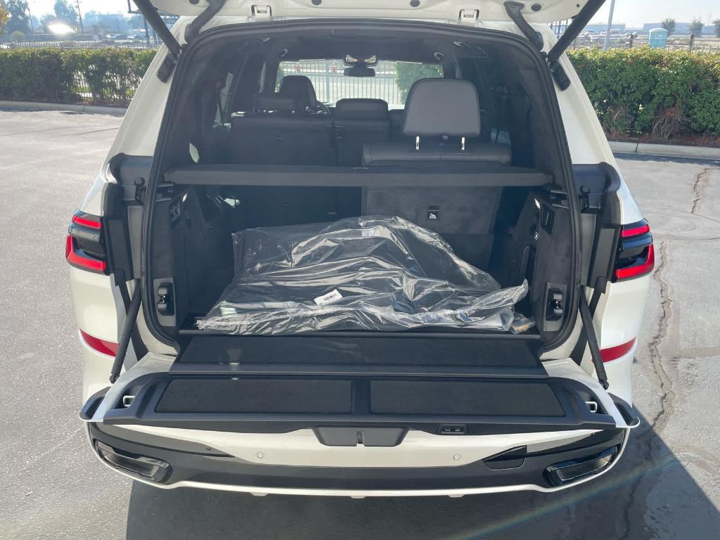 new 2026 BMW X7 car, priced at $92,775
