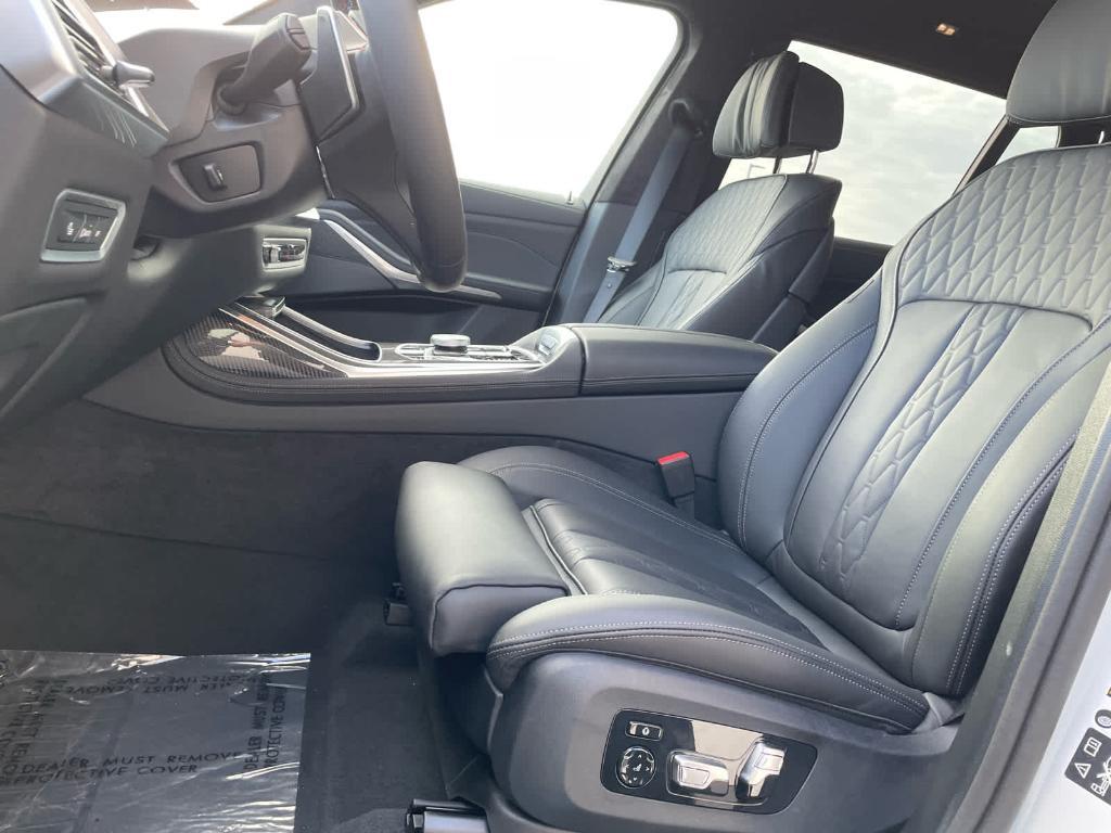 new 2025 BMW X7 car, priced at $113,245