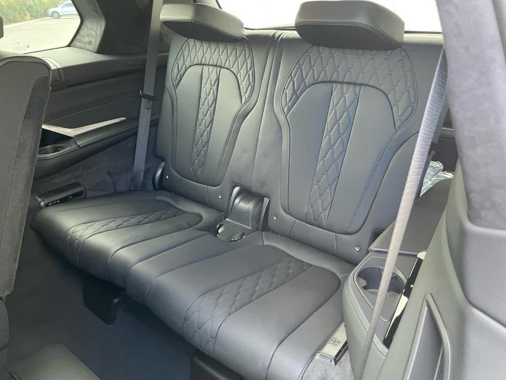 new 2025 BMW X7 car, priced at $113,245