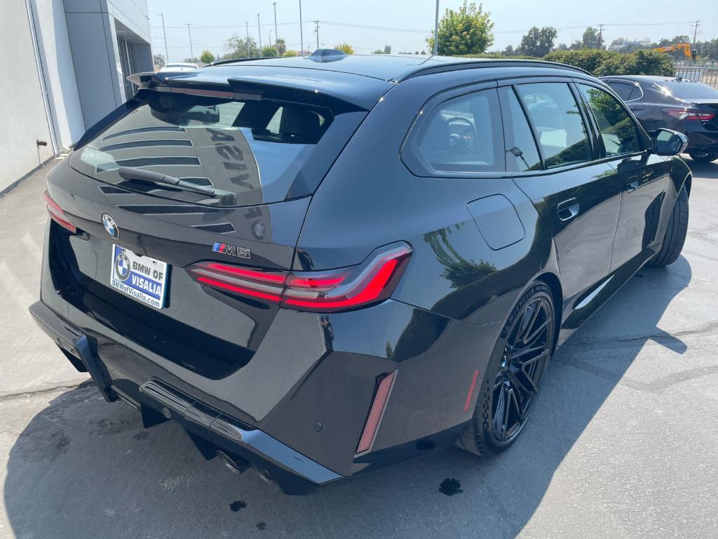 new 2025 BMW M5 car, priced at $129,775