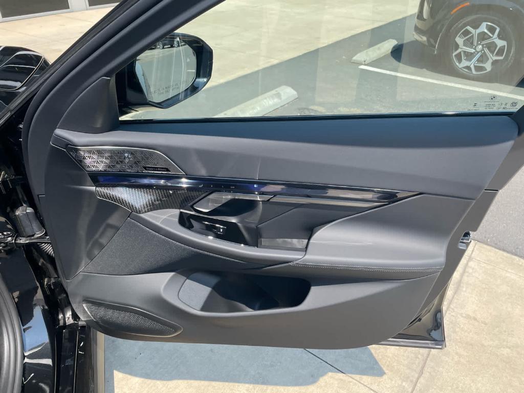 new 2025 BMW M5 car, priced at $129,775