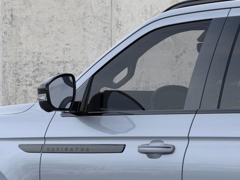 new 2025 Lincoln Navigator car, priced at $104,926