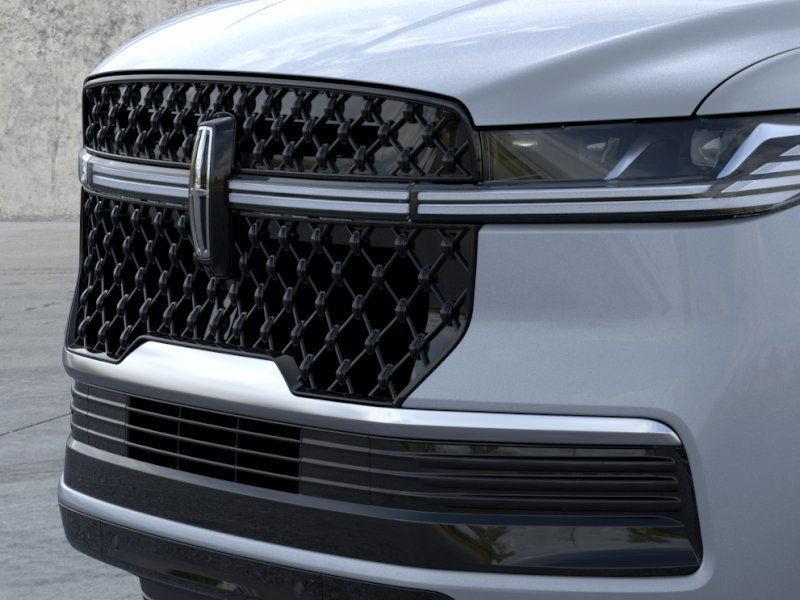 new 2025 Lincoln Navigator car, priced at $102,902