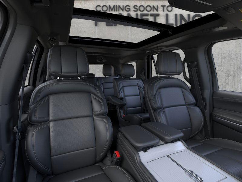 new 2025 Lincoln Navigator car, priced at $102,902