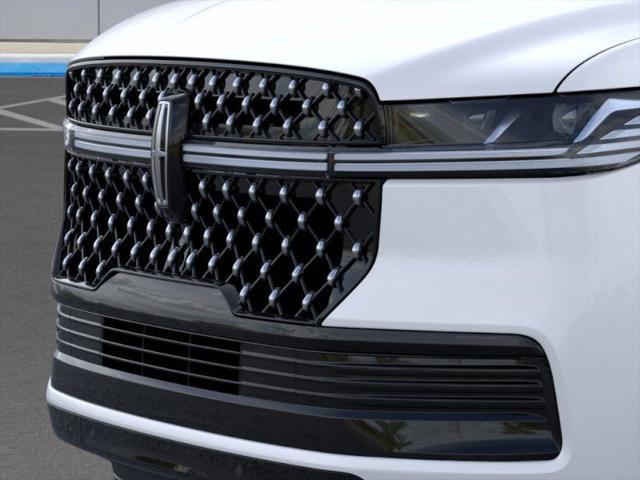 new 2025 Lincoln Navigator car, priced at $125,475
