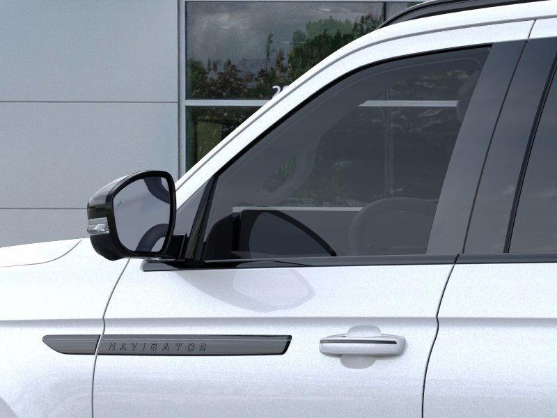 new 2025 Lincoln Navigator car, priced at $105,542