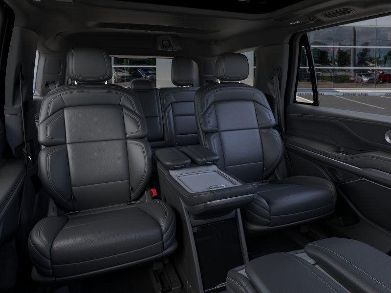 new 2025 Lincoln Navigator car, priced at $105,542