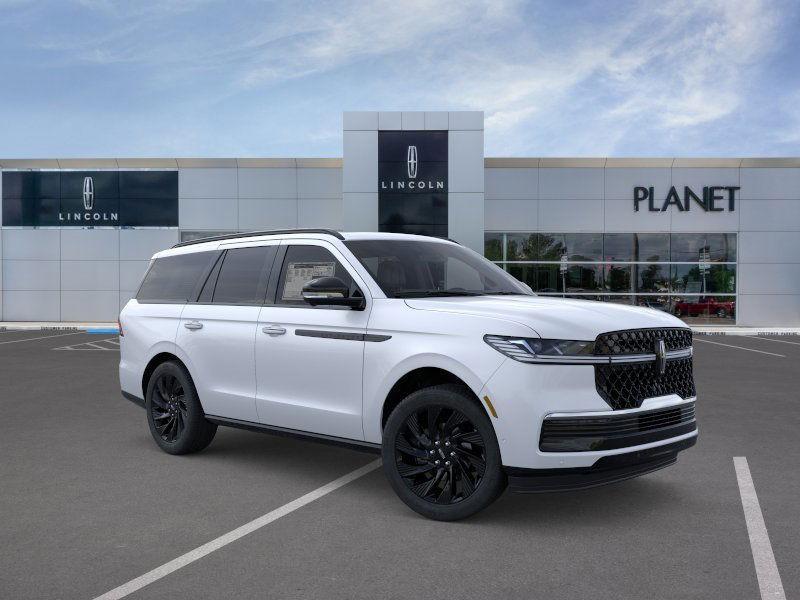 new 2025 Lincoln Navigator car, priced at $105,542