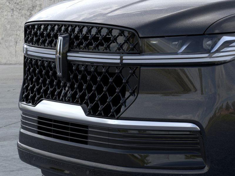 new 2025 Lincoln Navigator car, priced at $107,077